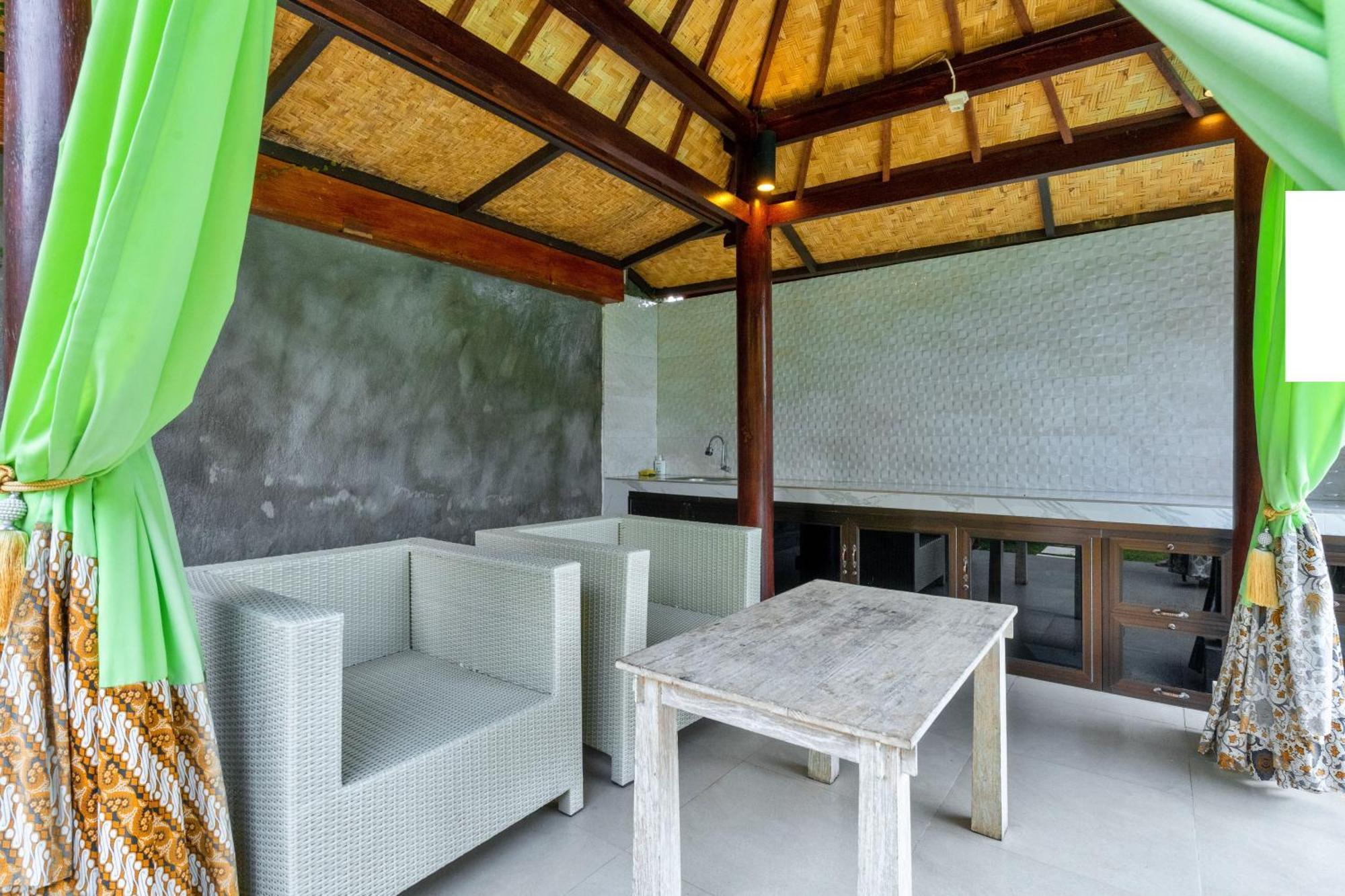 Sri Abi Ratu Villa&Resort Sukawati Esterno foto