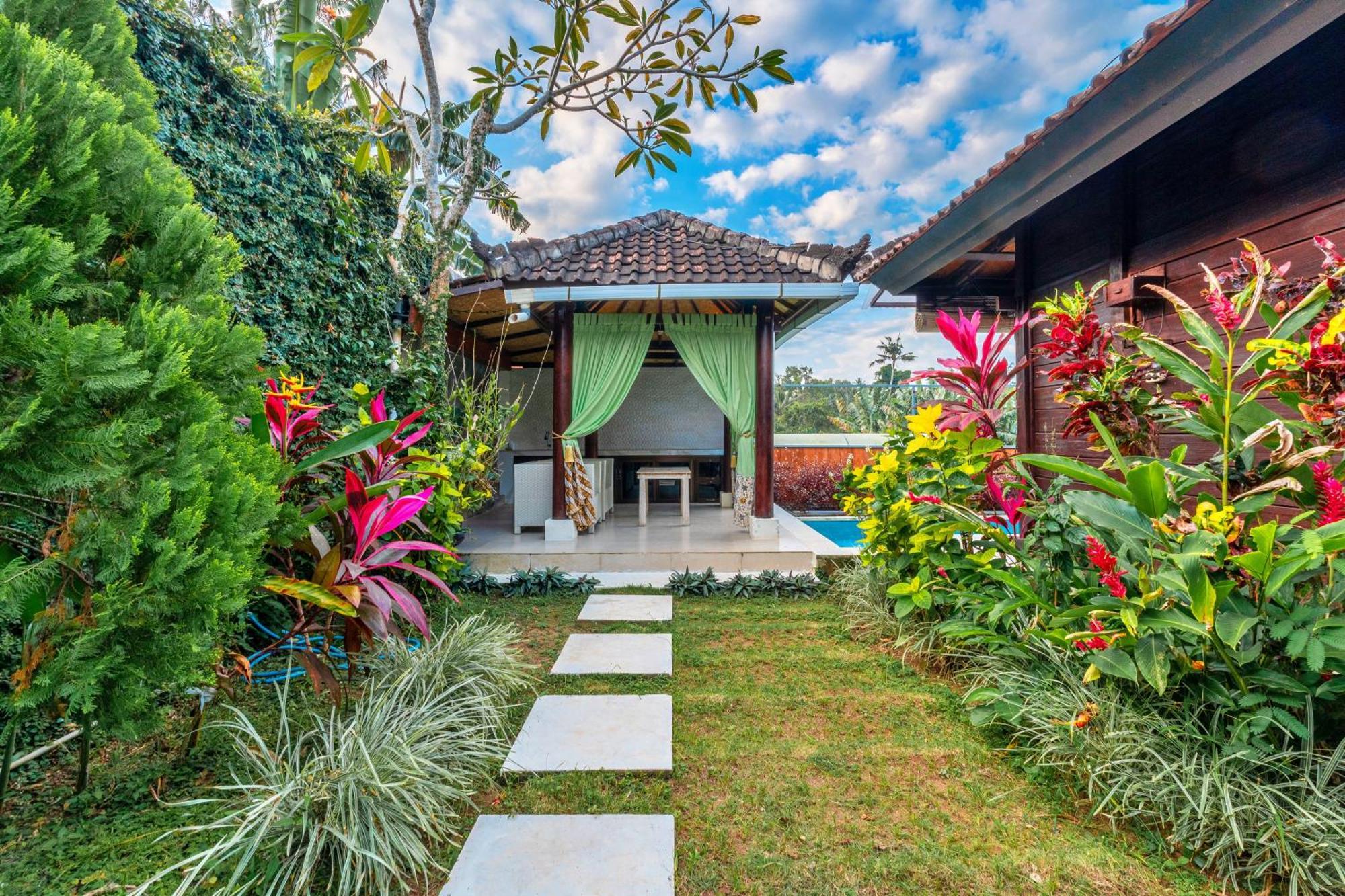 Sri Abi Ratu Villa&Resort Sukawati Esterno foto