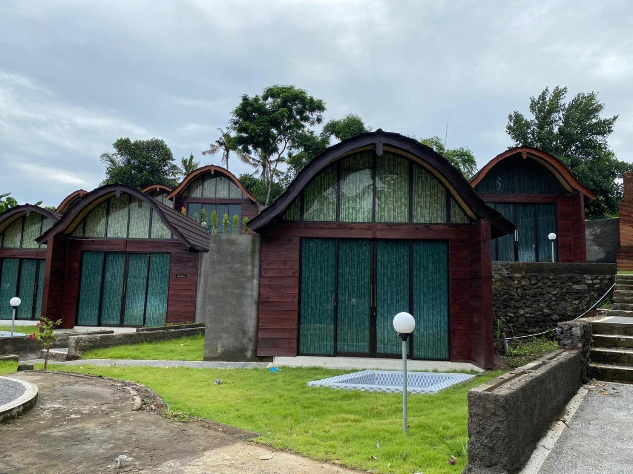 Sri Abi Ratu Villa&Resort Sukawati Esterno foto