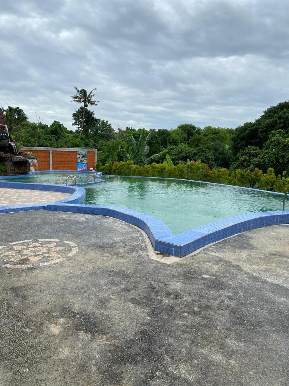 Sri Abi Ratu Villa&Resort Sukawati Esterno foto